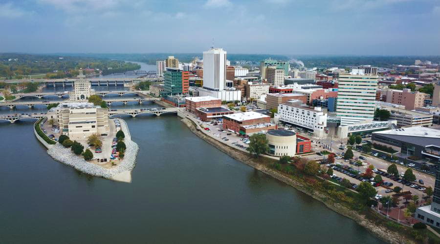 Oferujemy różnorodne opcje wynajmu samochodów w Cedar Rapids.